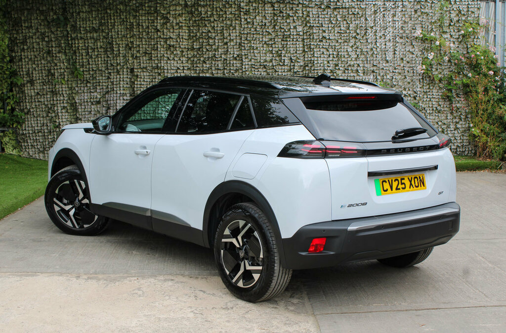 Peugeot 2008 Gt White #6