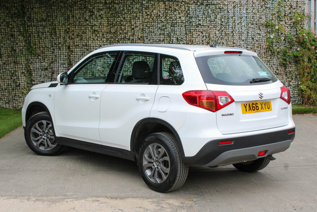 Suzuki Vitara Sz4 White #6