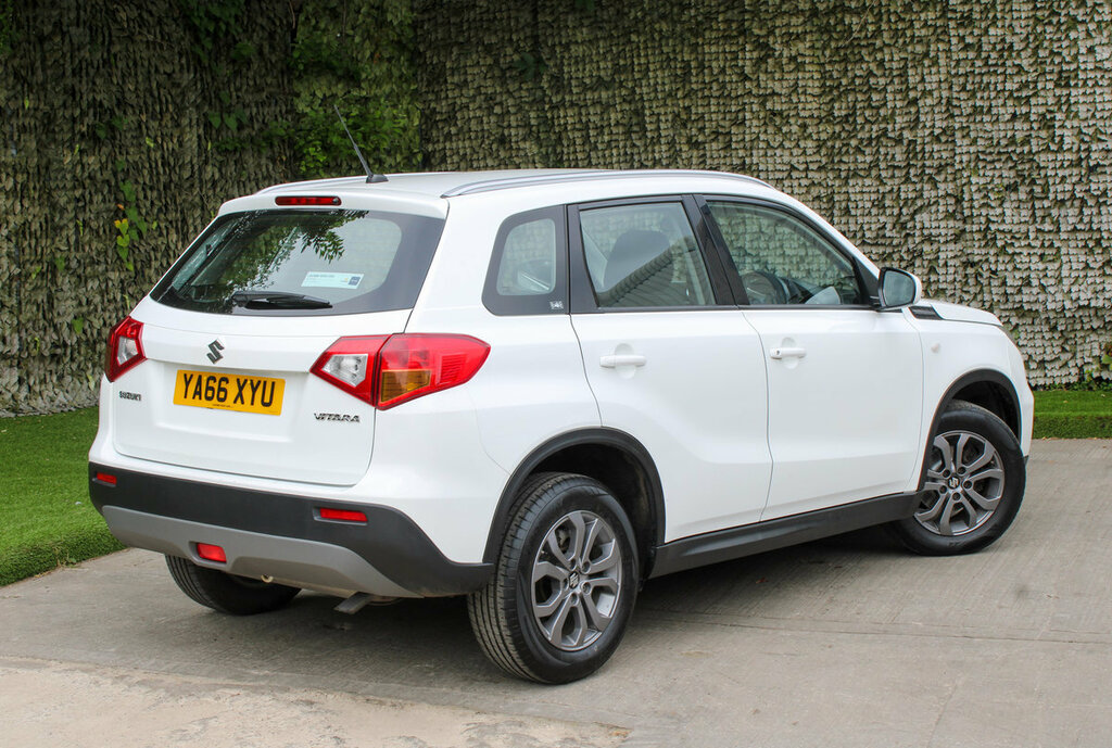 Suzuki Vitara Sz4 White #4