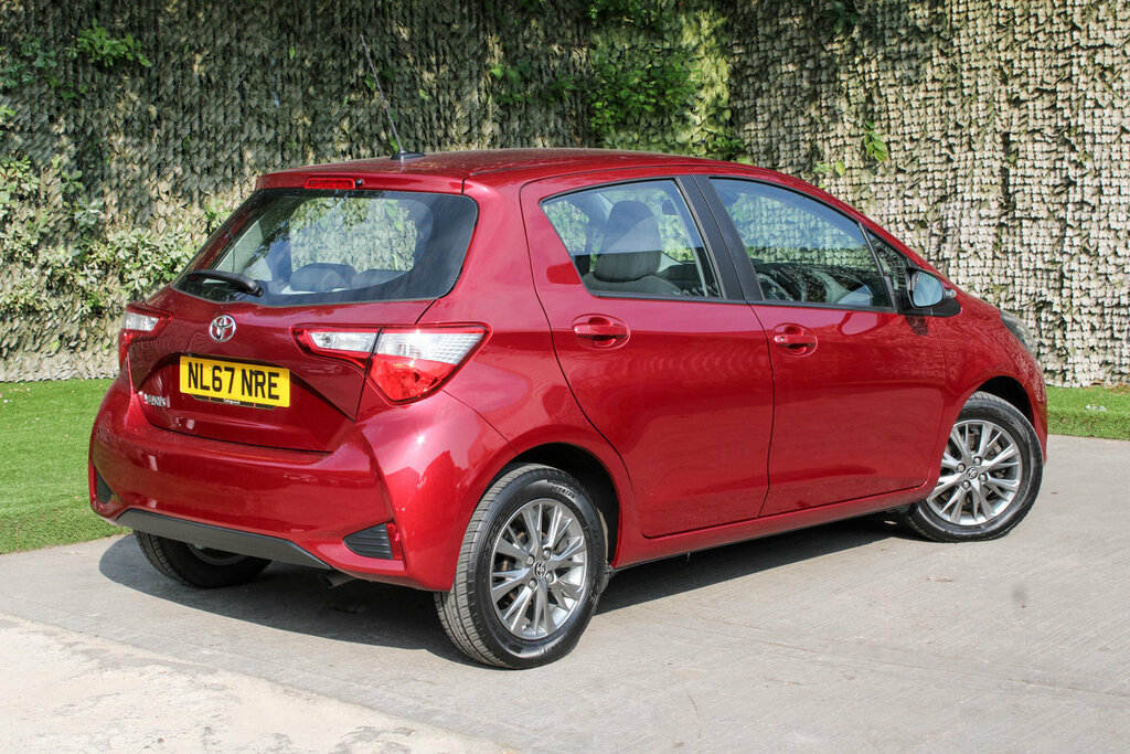 Toyota Yaris Icon NL67NRE Red #4