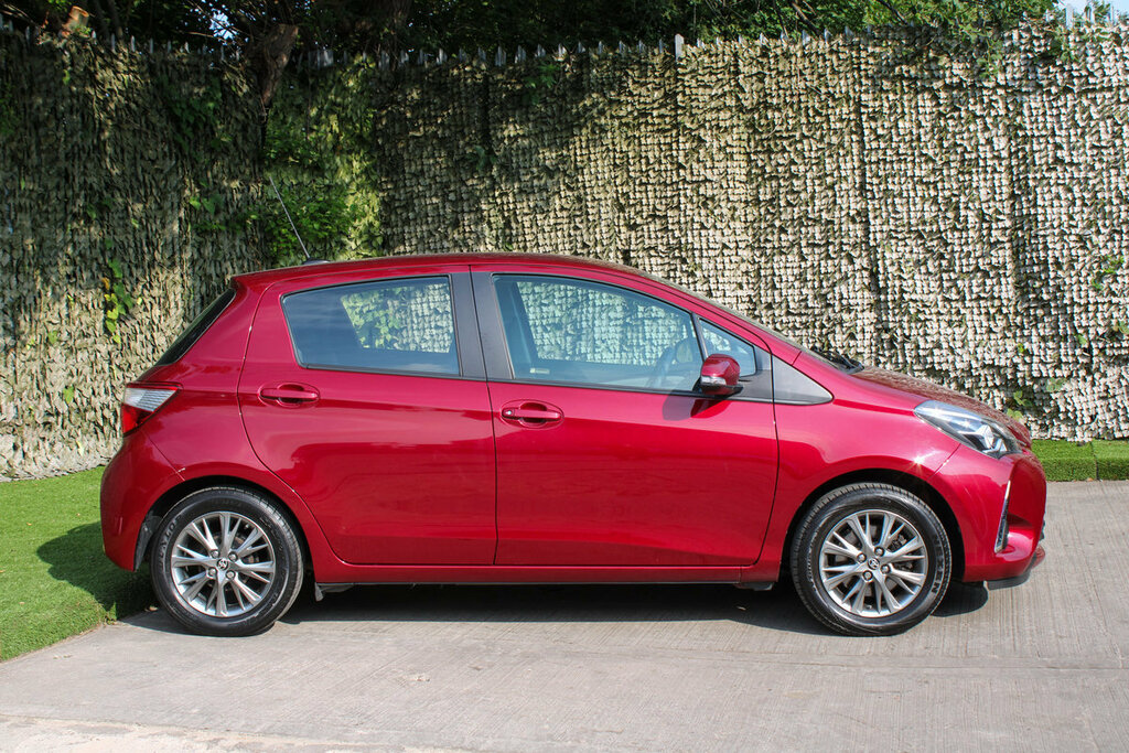 Toyota Yaris Icon NL67NRE Red #3