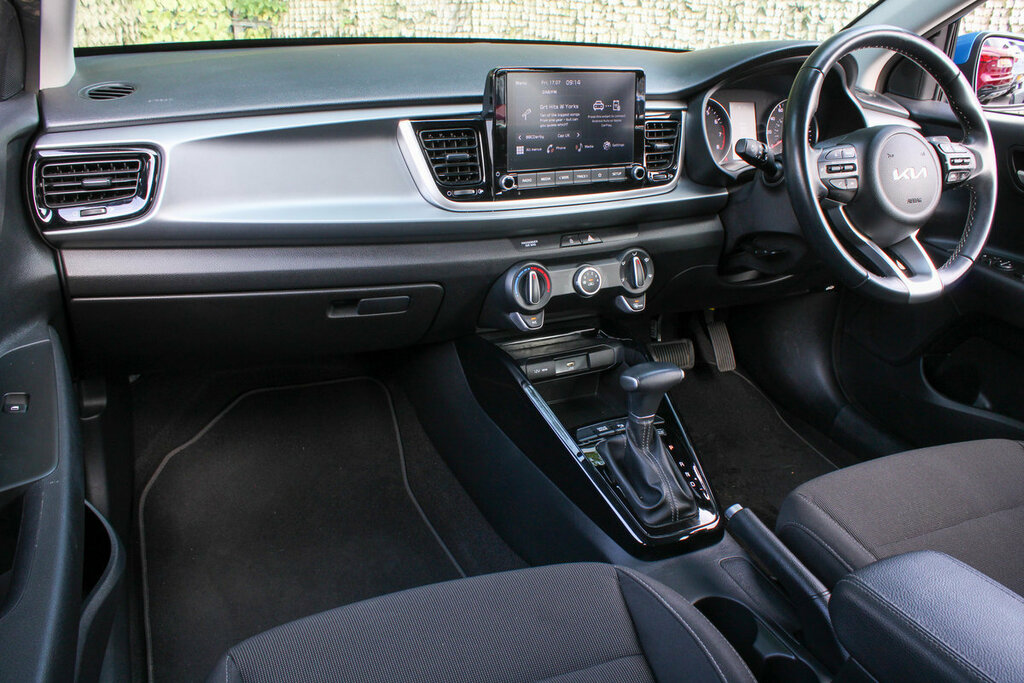 Kia RIO 1.0 T Gdi 2 Hatchback White #18