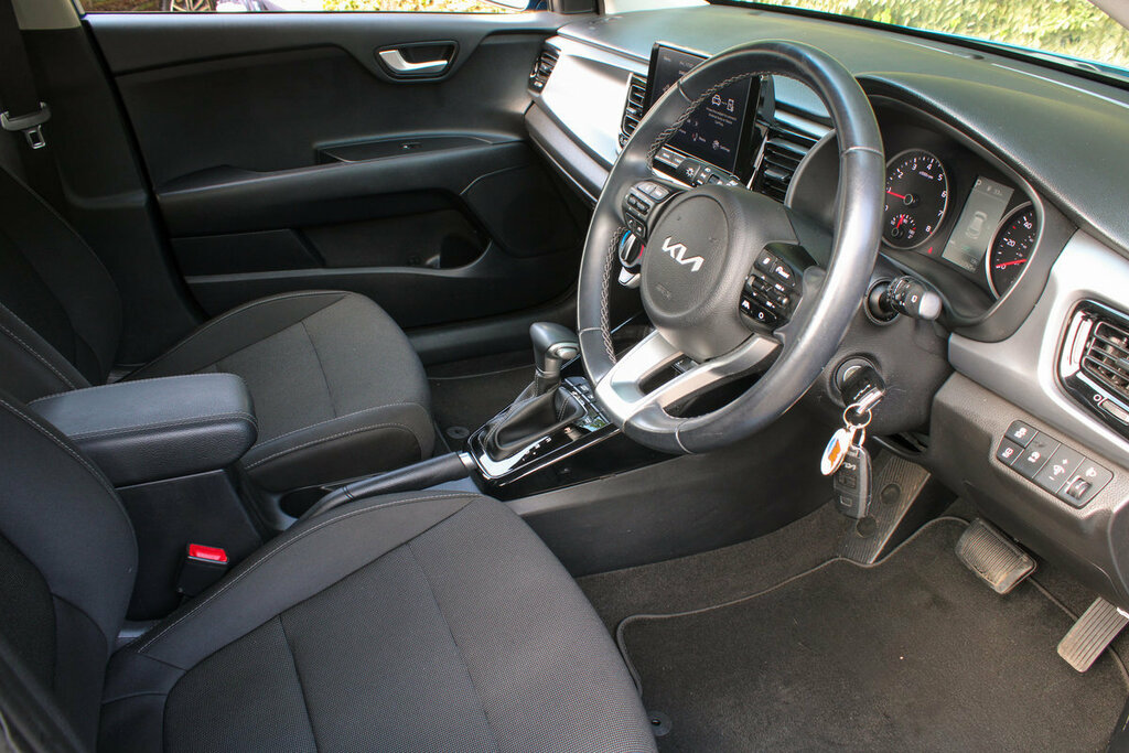 Kia RIO 1.0 T Gdi 2 Hatchback White #24