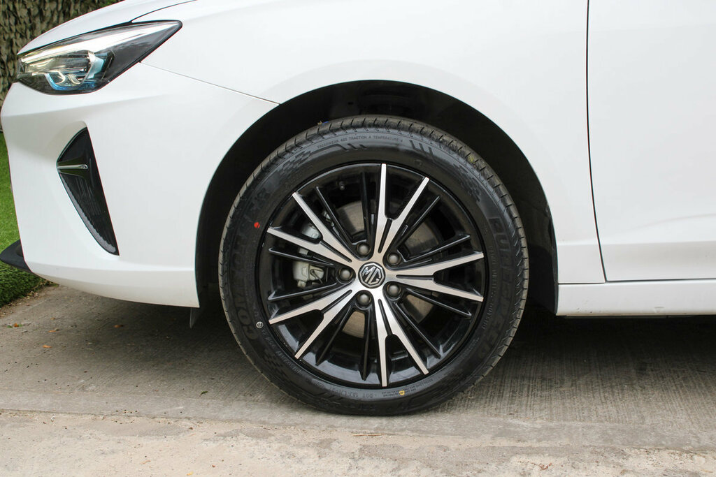MG MG5 61.1Kwh Trophy Long Range Estate Grey #17