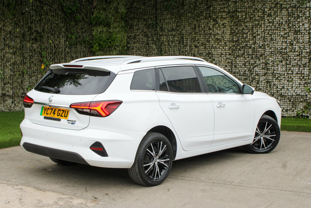 MG MG5 Trophy Long Range White #4