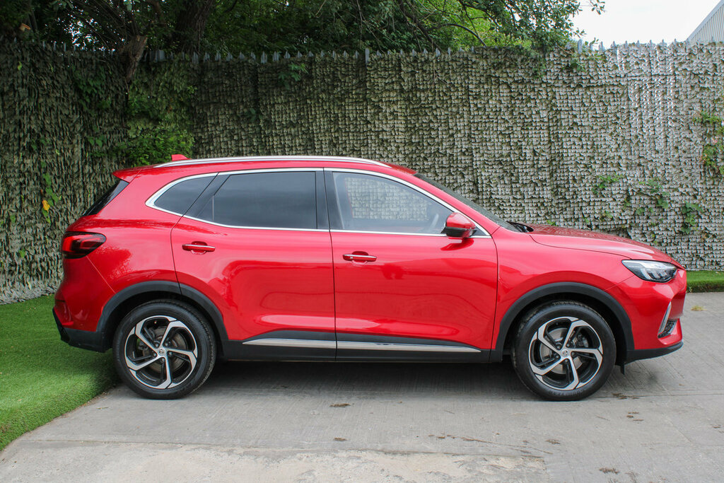 MG HS Trophy Red #3
