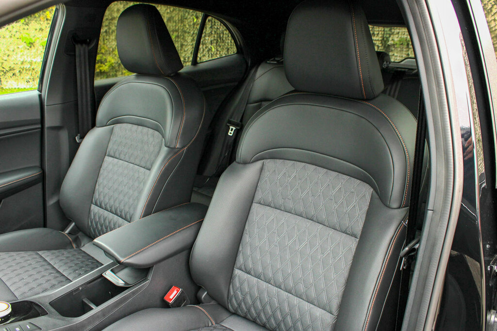 MG MG3 1.5 Hybrid Trophy Au Black #40