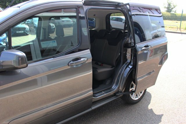 Ford Tourneo Courier Titanium Red #7