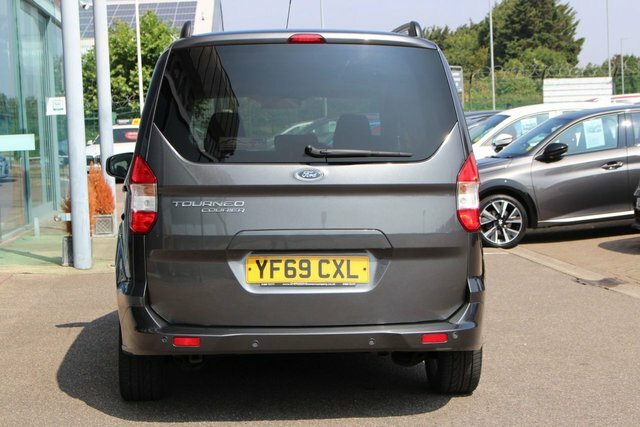 Ford Tourneo Courier Titanium Red #10