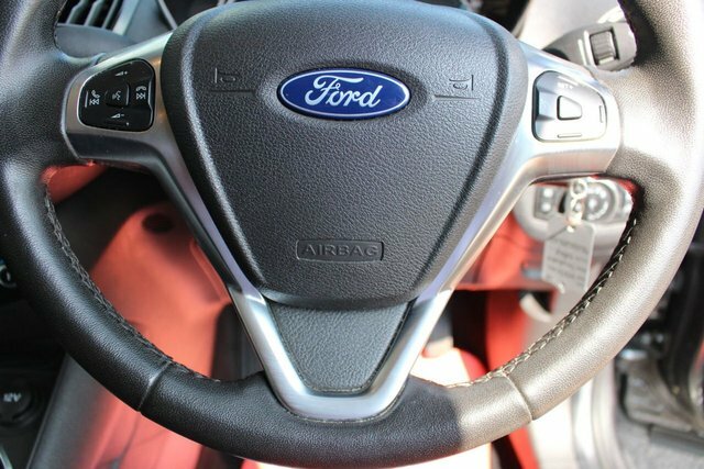 Ford Tourneo Courier Titanium Red #17