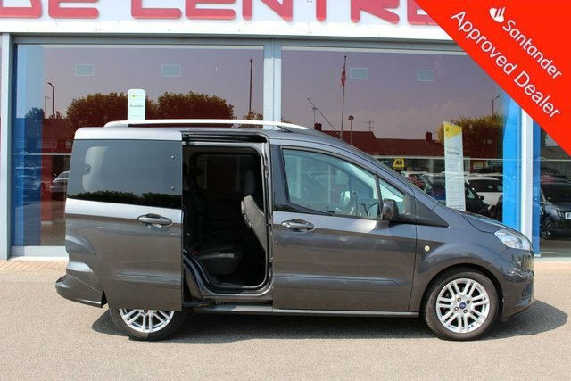 Ford Tourneo Courier Titanium Red #3