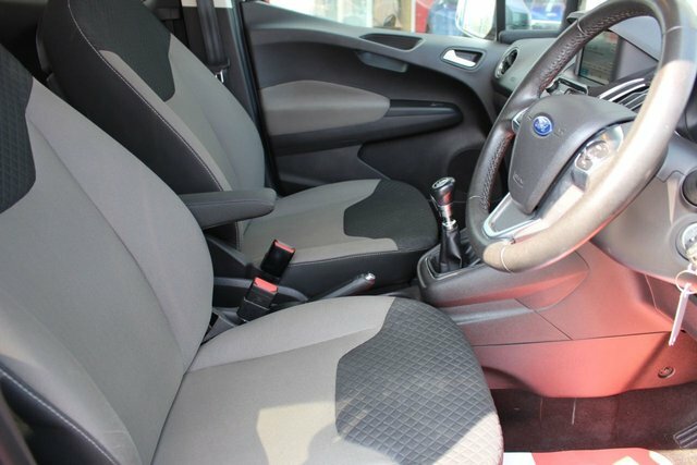 Ford Tourneo Courier Titanium Red #13