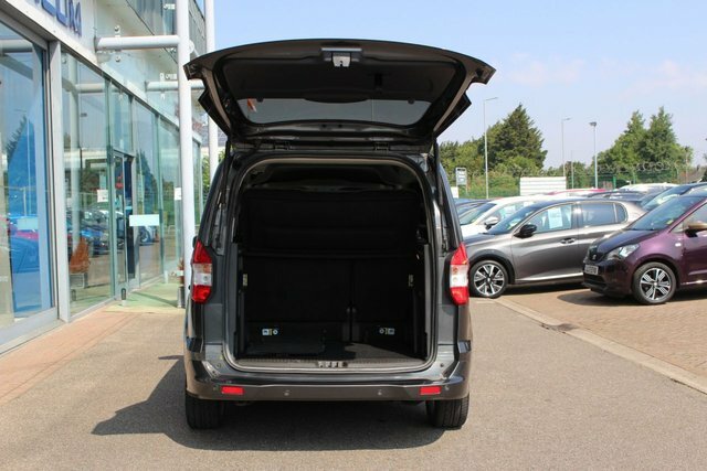 Ford Tourneo Courier Titanium Red #8