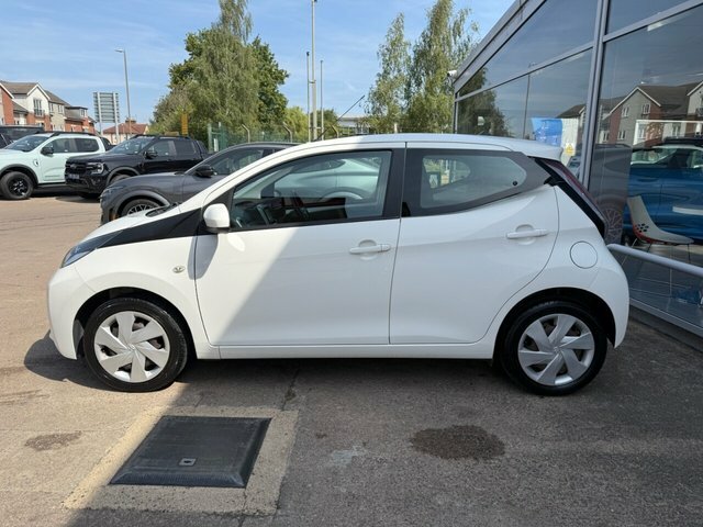 Toyota Aygo Hatchback FJ16UZC White #5