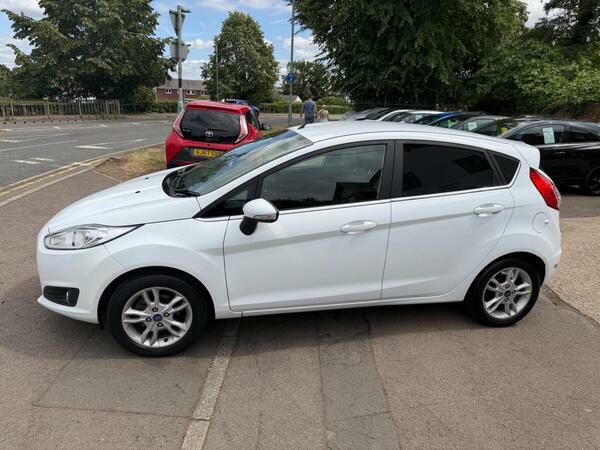Ford Fiesta 1.25 Zetec Euro 5 White #2