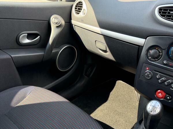 Renault Clio Hatchback Grey #18