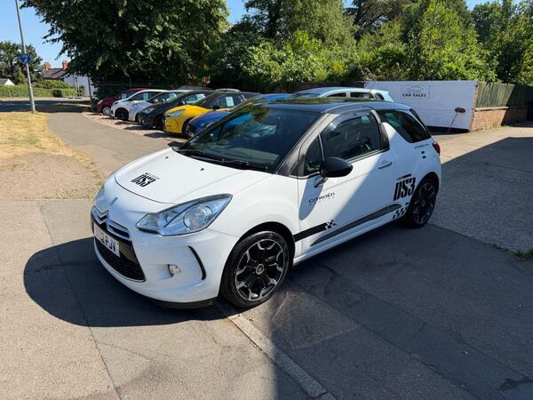 Citroen DS3 1.6 E-hdi Airdream Dstyle Plus Euro 5 Ss White #3