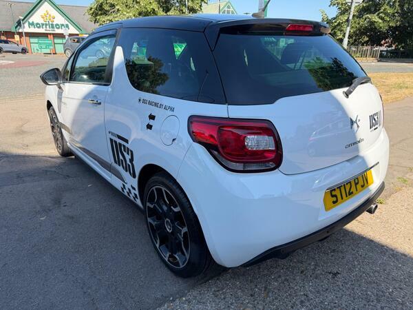 Citroen DS3 1.6 E-hdi Airdream Dstyle Plus Euro 5 Ss White #4