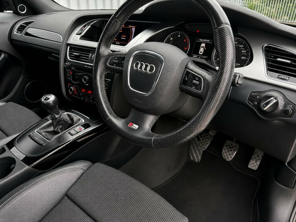 Audi A4 2L Black Edition Black #6