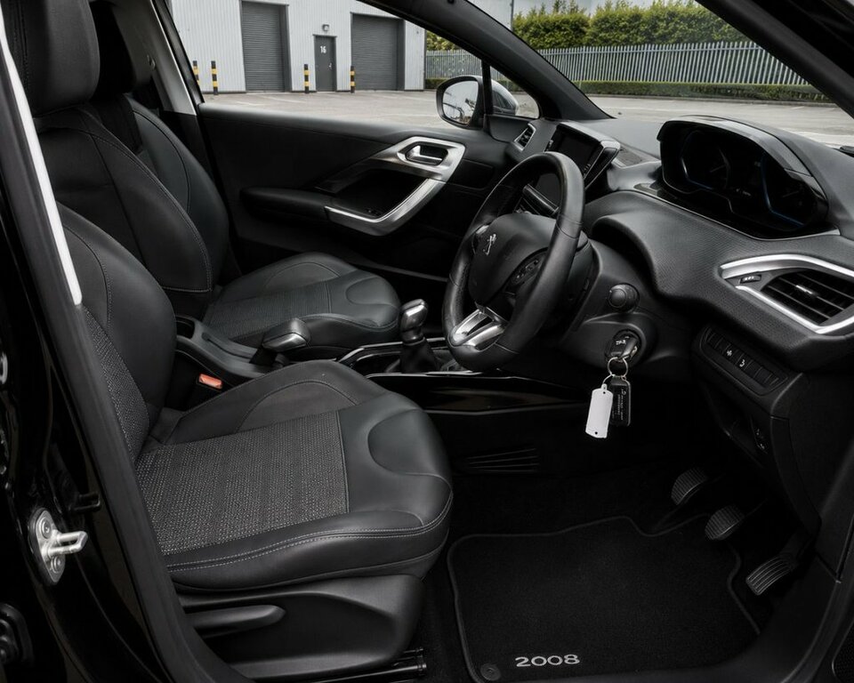 Peugeot 2008 1.6L Allure Black #5