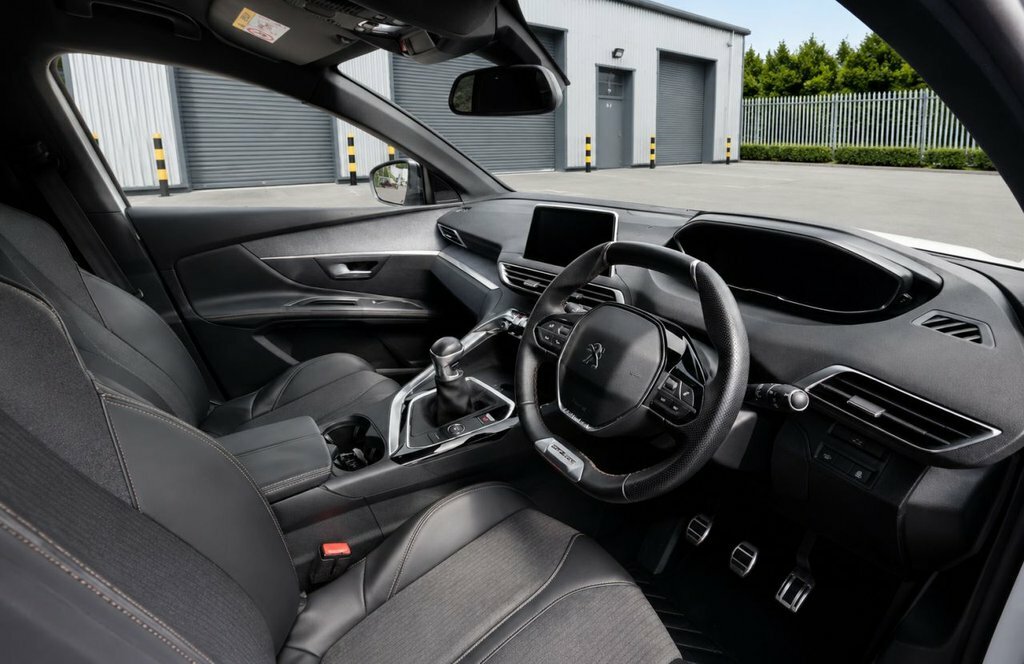 Peugeot 5008 1.5L Gt Line YG18ACY White #3