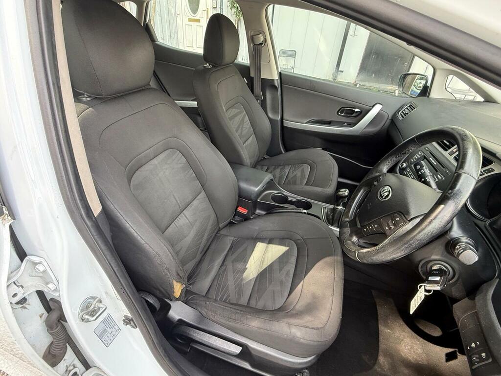 Kia Ceed 1.4 Vr7 Euro 5 White #6
