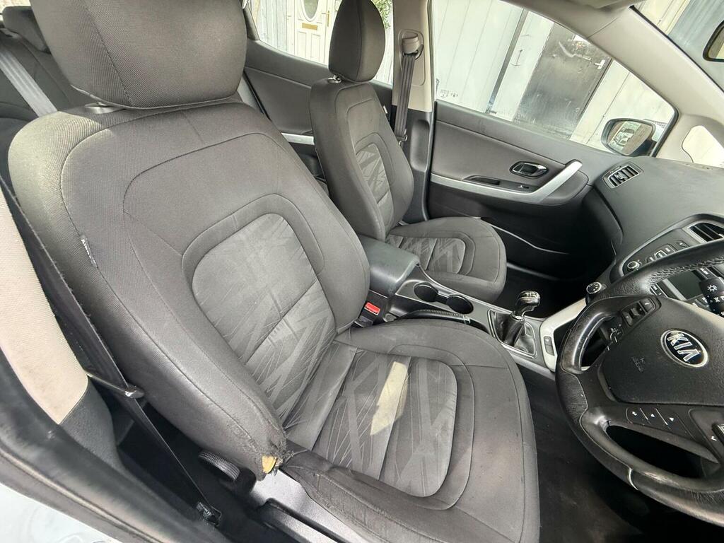 Kia Ceed 1.4 Vr7 Euro 5 White #3