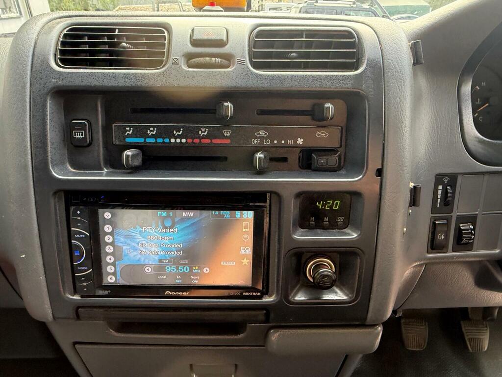 Toyota HiAce Panel Van 2.5 D-4d 280 Gs 2 Side1 Rear Door 20 #25