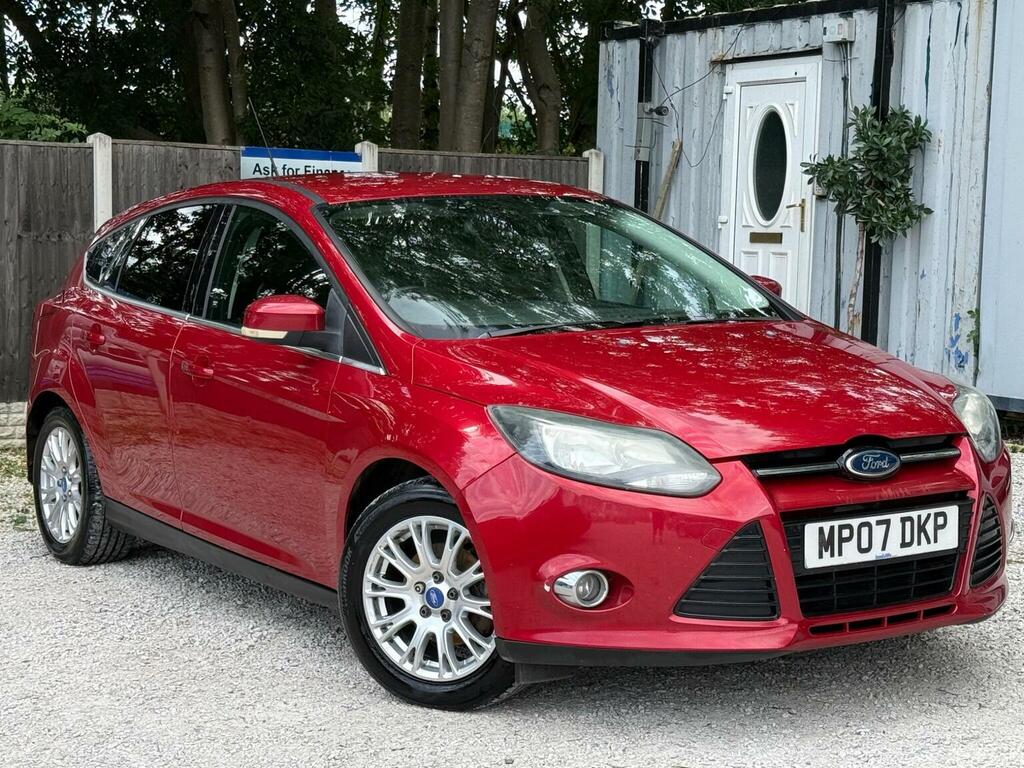 Ford Focus 1.6 Titanium Euro 5 Red
