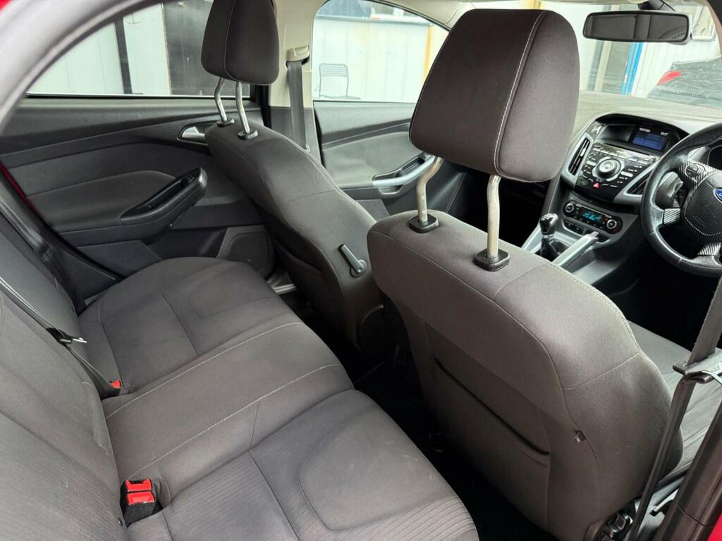 Ford Focus 1.6 Titanium Euro 5 Red #6