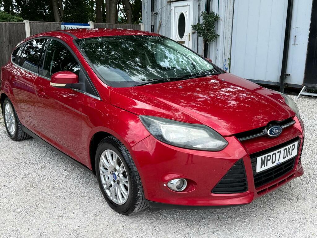 Ford Focus 1.6 Titanium Euro 5 Red #4
