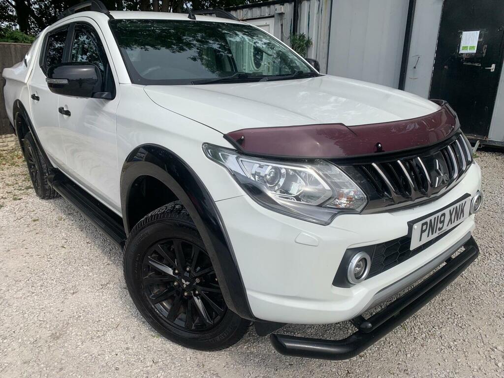 Mitsubishi L200 2.4 Di-d Dc Barbarian Black 4Wd Euro 6 R White
