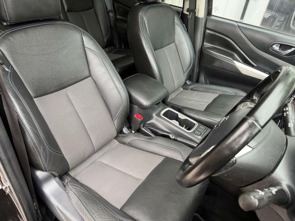 Nissan Navara 2.3 Dci N-guard 4Wd Euro 6 Black #2