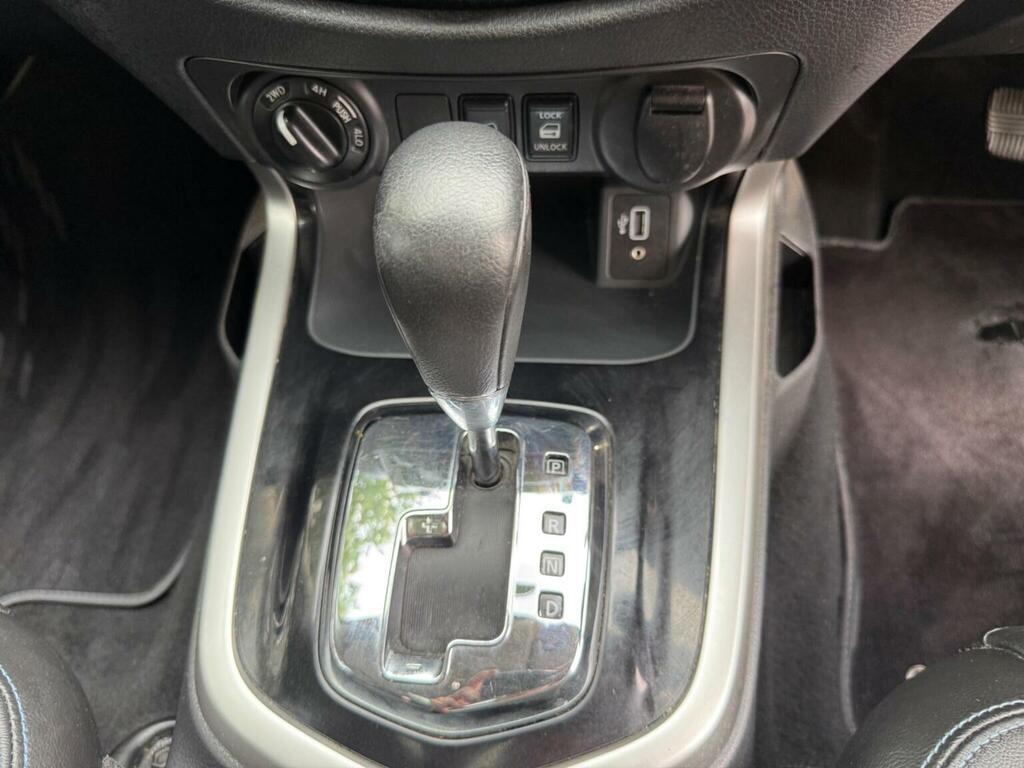 Nissan Navara Double Cab Pick Up N-guard 2.3Dci 190 Tt 4Wd Grey #38
