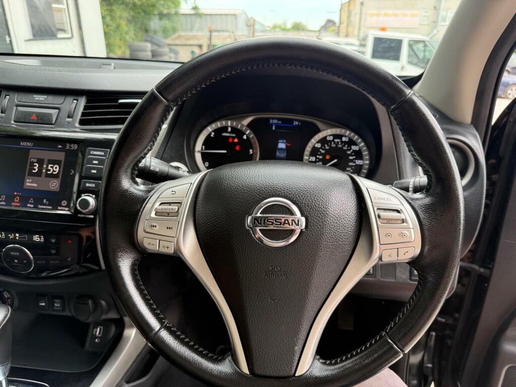 Nissan Navara Double Cab Pick Up N-guard 2.3Dci 190 Tt 4Wd Grey #40