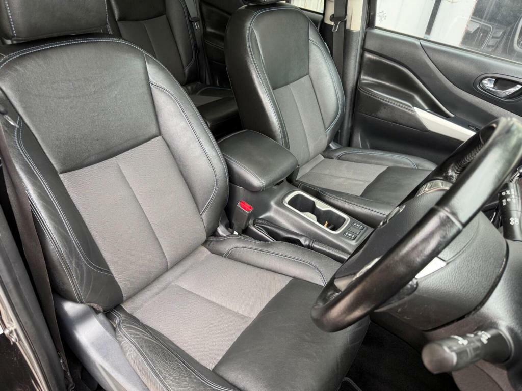 Nissan Navara Double Cab Pick Up N-guard 2.3Dci 190 Tt 4Wd Grey #56