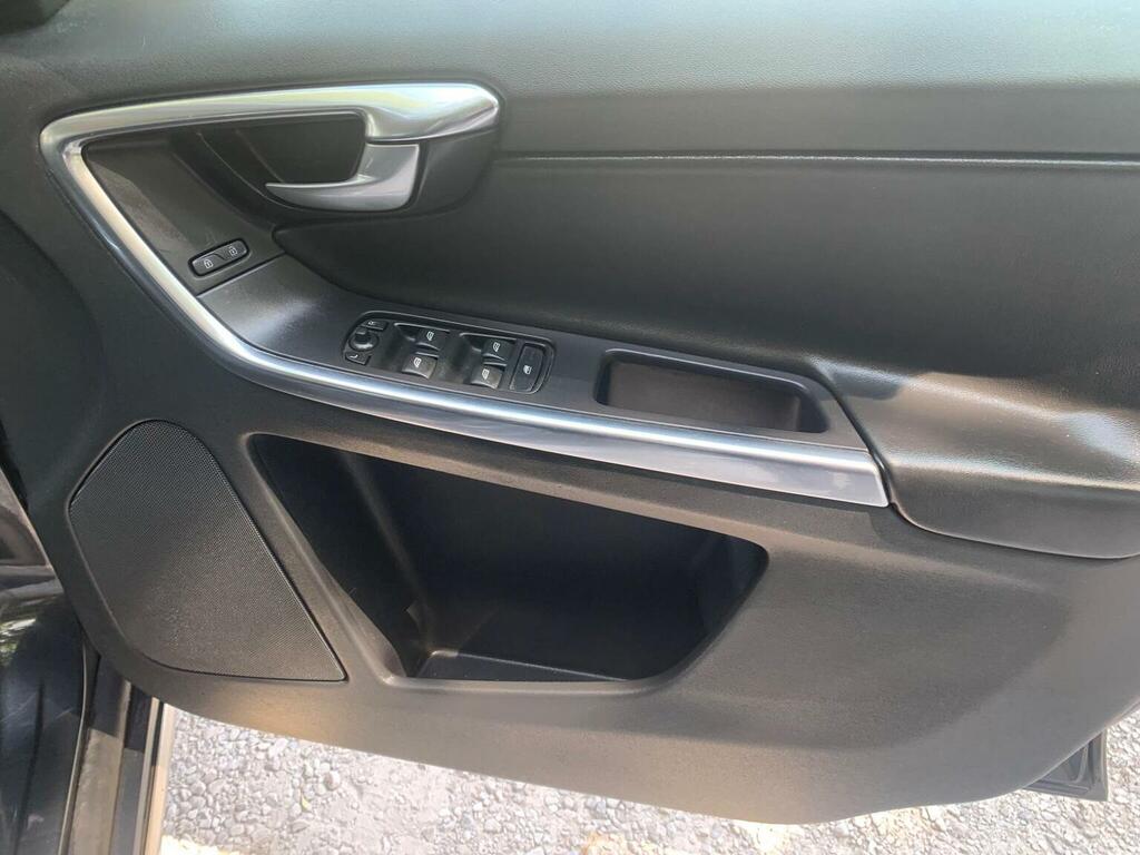 Volvo XC60 Silver #9