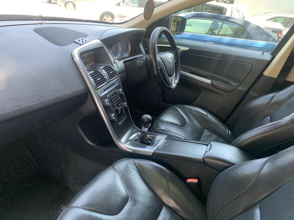 Volvo XC60 Silver #37