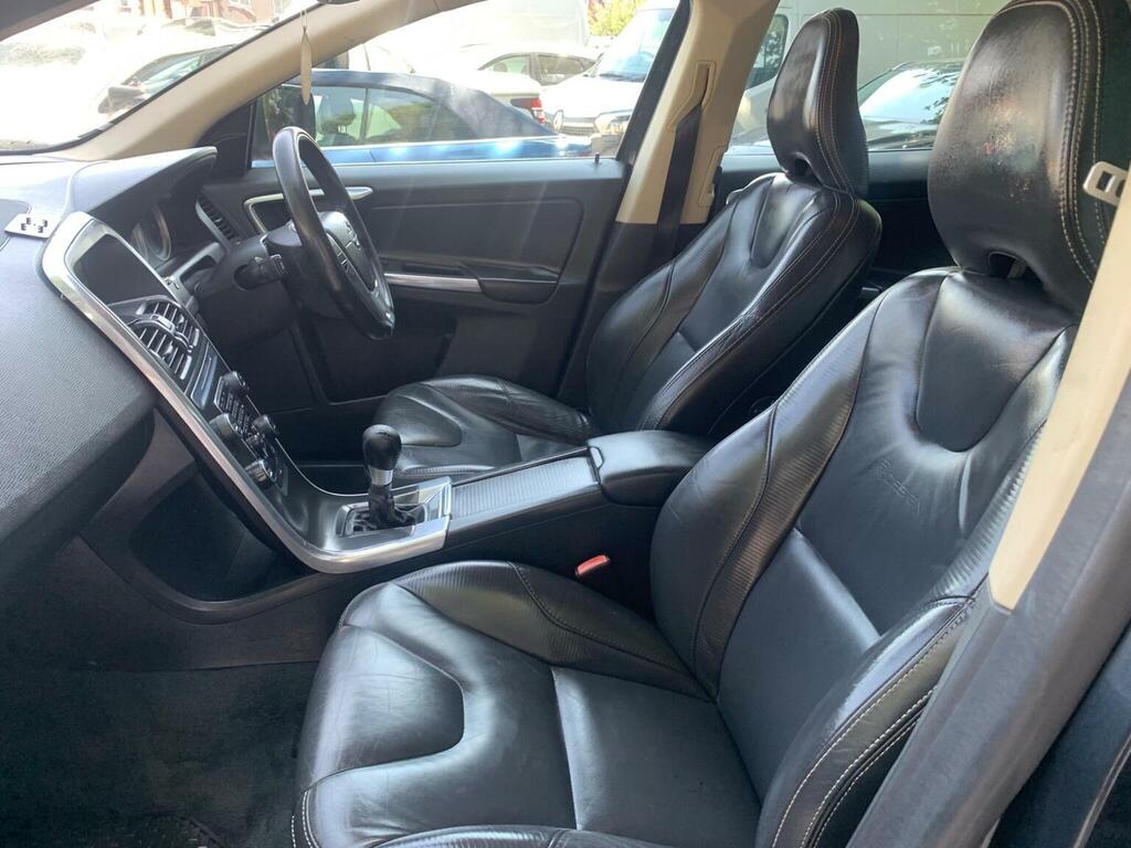 Volvo XC60 Silver #36