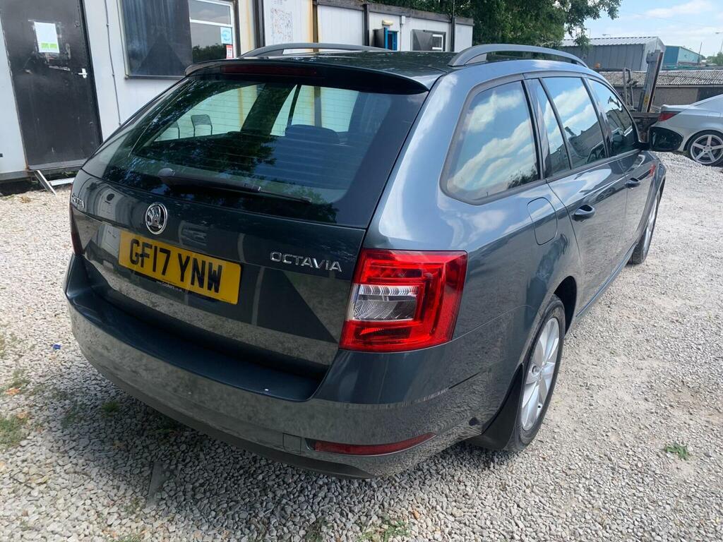 Skoda Octavia Silver #7