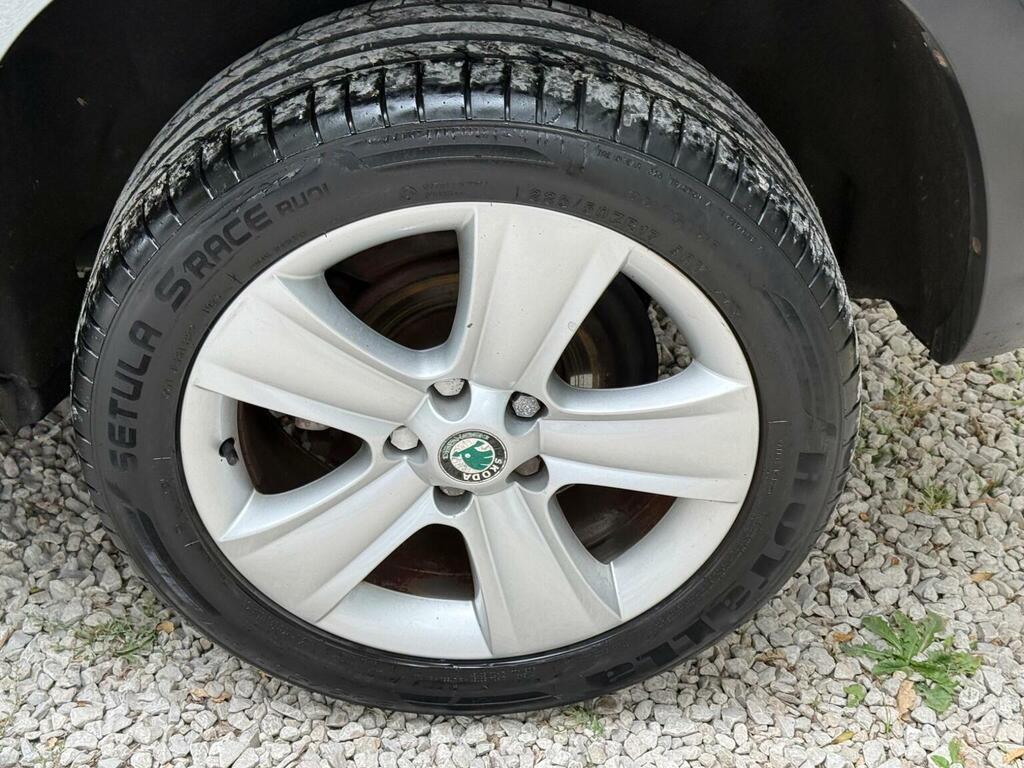 Skoda Yeti 1.2 Tsi Silver #15