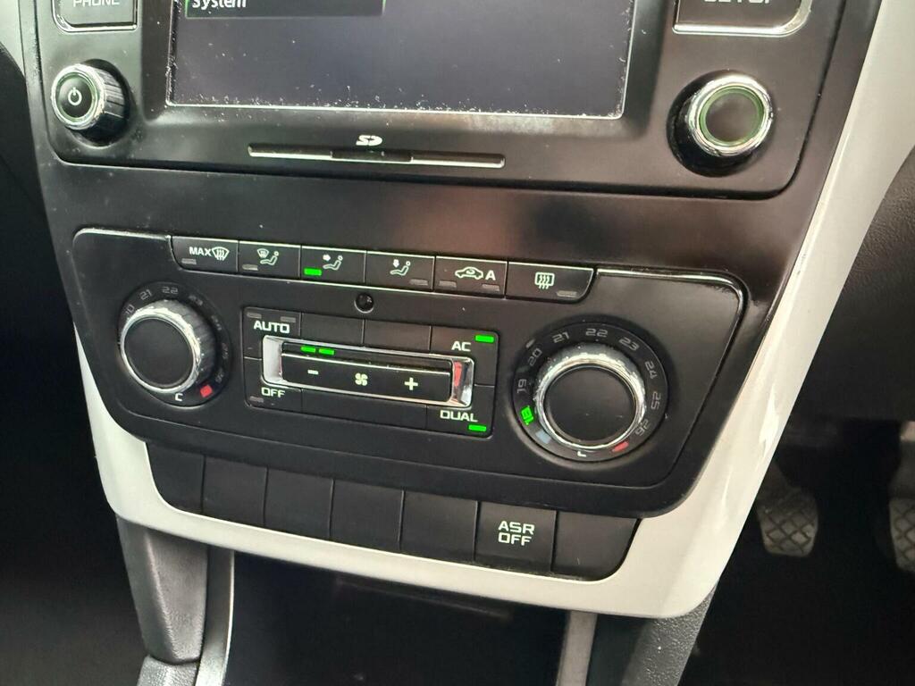Skoda Yeti 1.2 Tsi Silver #32