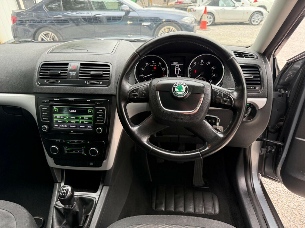 Skoda Yeti 1.2 Tsi Silver #44