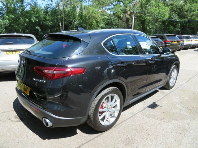 Alfa Romeo Stelvio 2018 2.2 Td Speciale Suv Q4 A Black #3