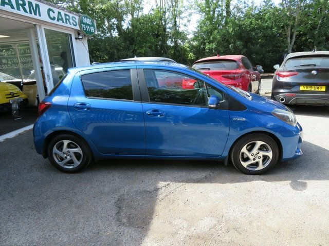 Toyota Yaris 2017 1.5 Vvt-h Icon Hatchback Hybrid E- Blue #4