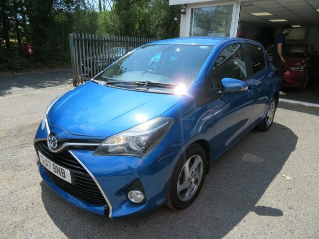 Toyota Yaris 2017 1.5 Vvt-h Icon Hatchback Hybrid E- Blue #5