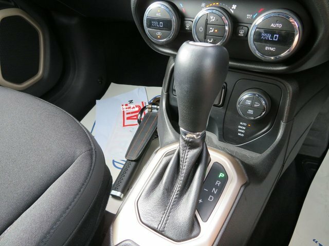 Jeep Renegade Jeep Renegade 1.6 Limited M-jet Estate White #36
