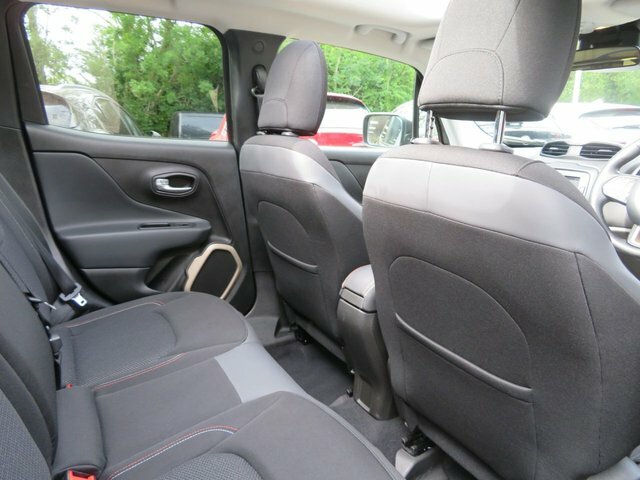 Jeep Renegade Jeep Renegade 1.6 Limited M-jet Estate White #46