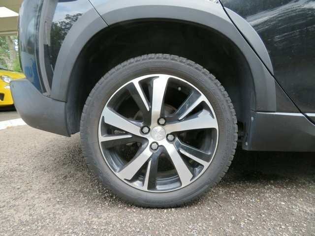Peugeot 2008 1.2 Puretech Active Black #8