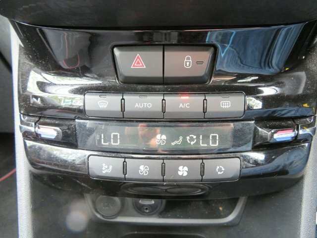 Peugeot 2008 1.2 Puretech Active Black #33